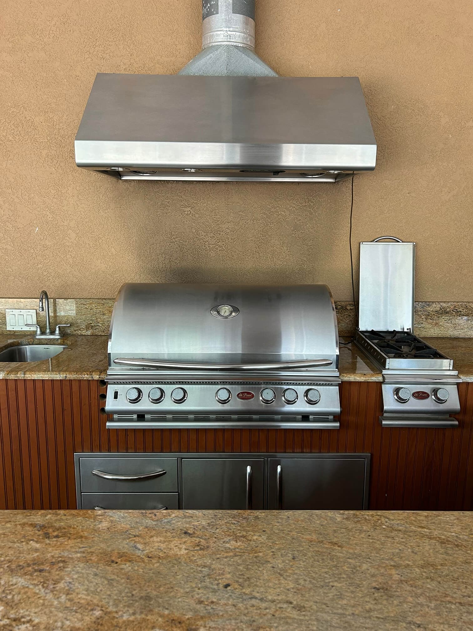 Clean outdoor grill